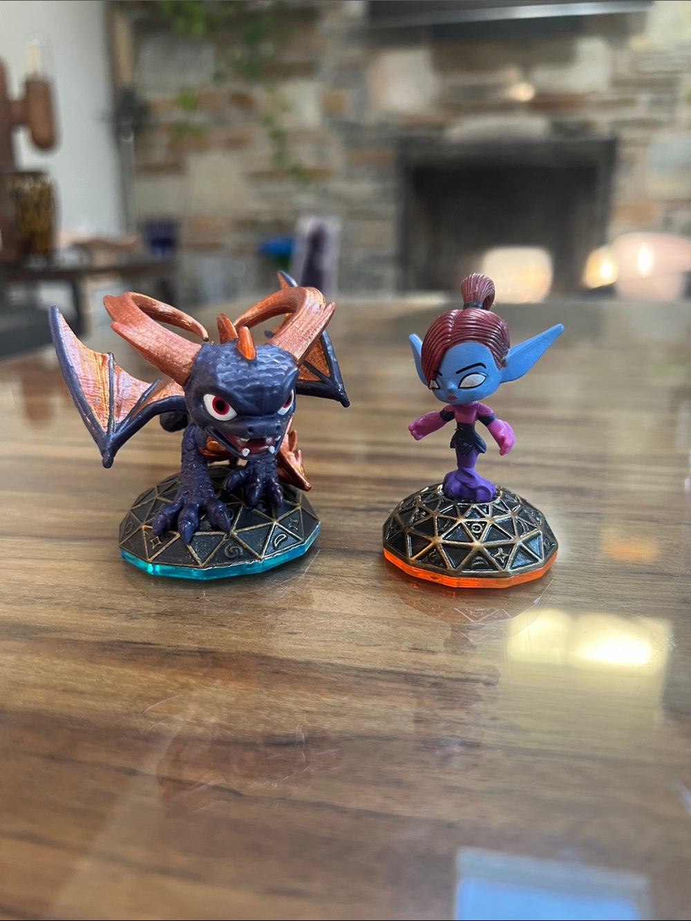 Wii U Skylanders Spyro and Dark Elf Collectible Figures